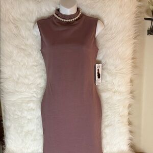 Chic Sleeveless Mauve Dress